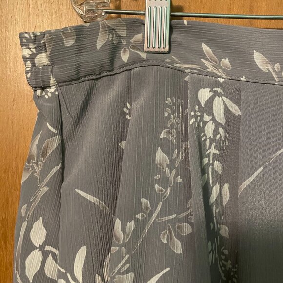 Light Blue 2 piece blazer and skirt with leaf vine design, crinkled material - Picture 8 of 10